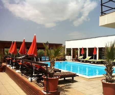 Omega Mamaia Nord Hotel Năvodari Екстериор снимка