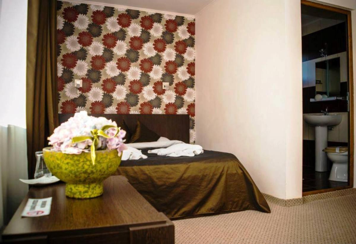 Omega Mamaia Nord Hotel Năvodari Екстериор снимка